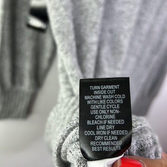 TORRID SUPER SOFT PLUSH V NECK LONG SLEEVE HEATHER GRAY SHIRT NWT SZ 1X - Picture 7 of 7